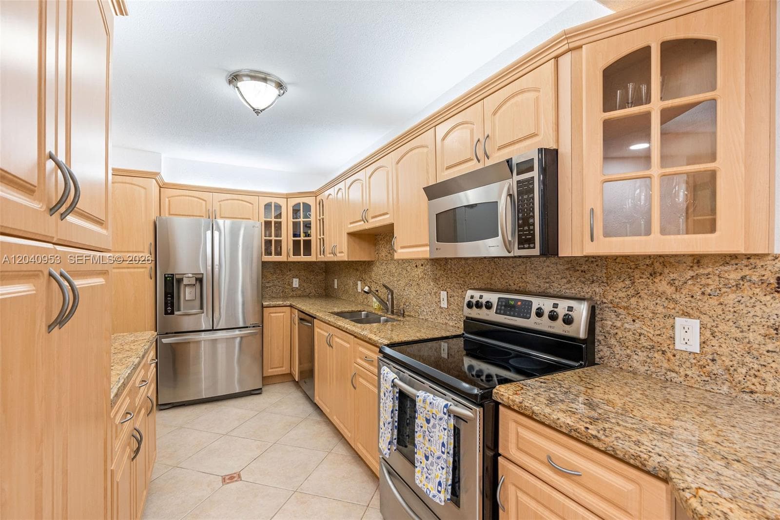 10185 Collins Ave 521 photo 11