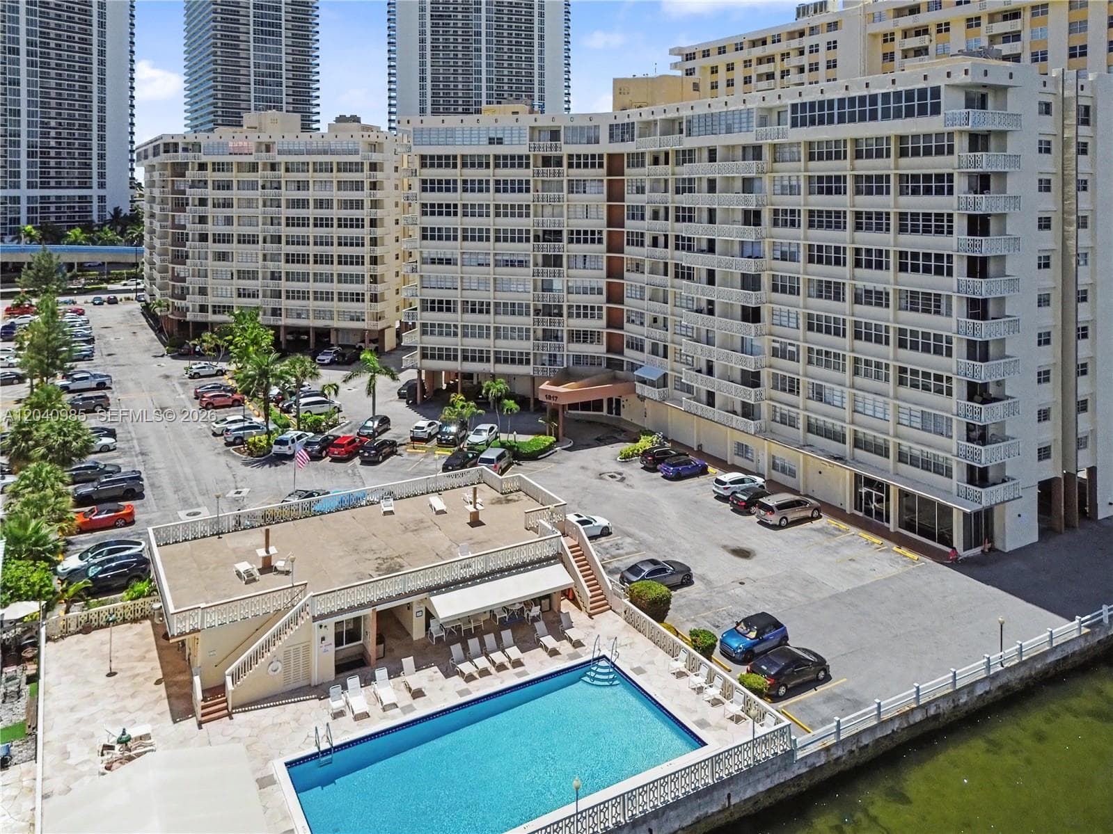 1817 S Ocean Dr 620 photo 4