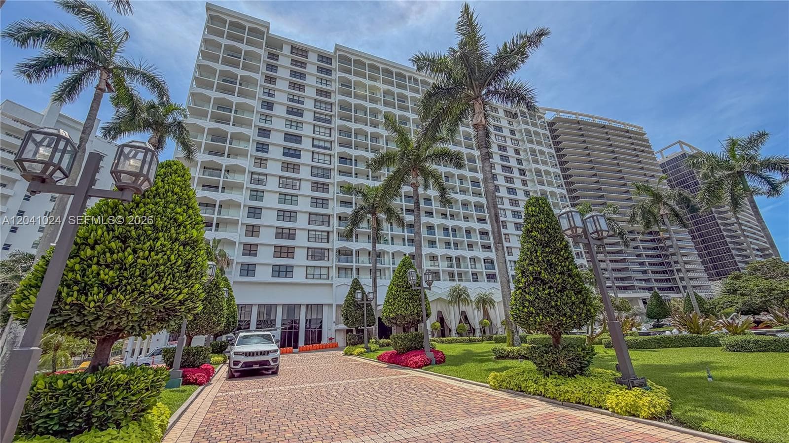 9801 Collins Ave 3U photo 2