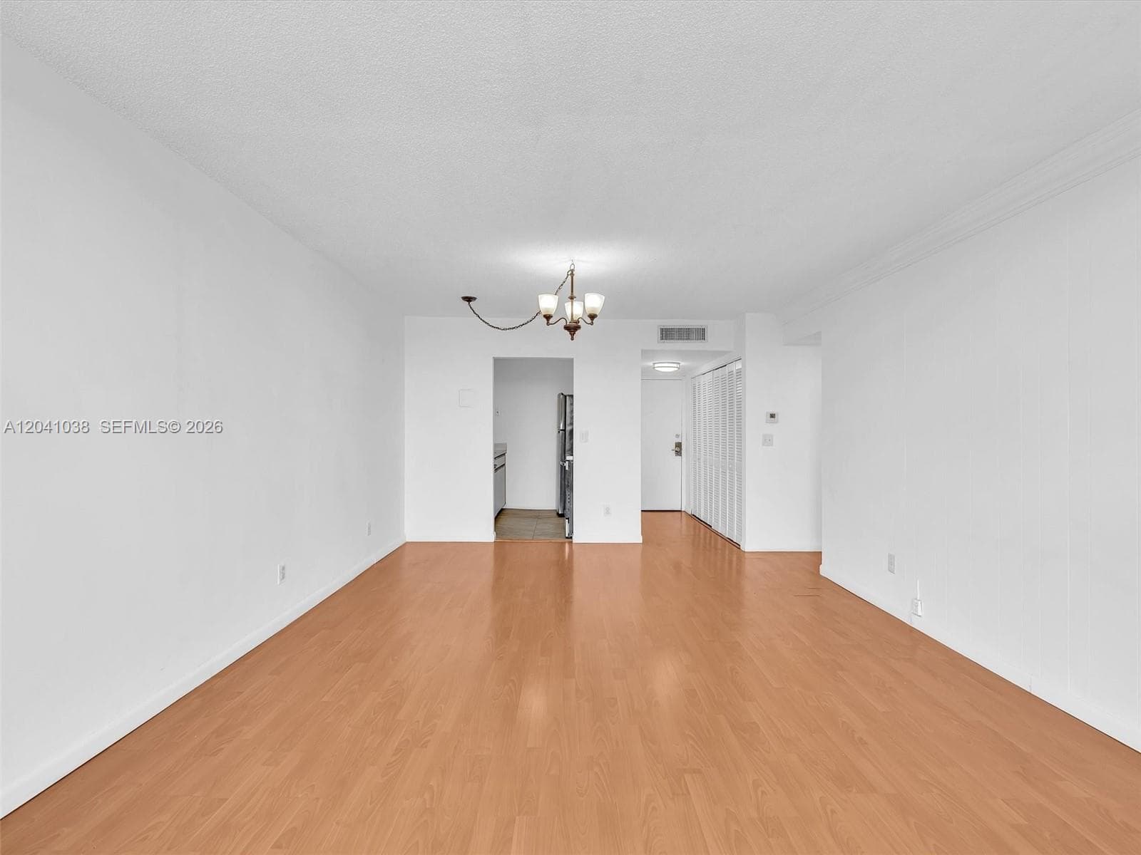 2020 NE 135th St 601 photo 7