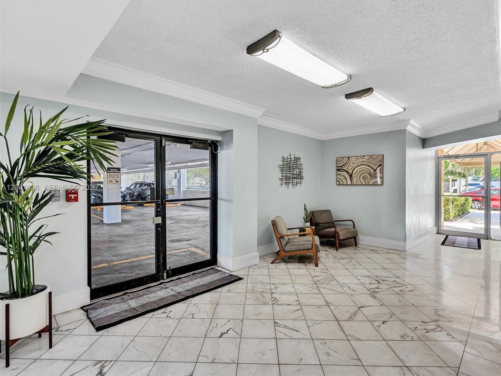 2020 NE 135th St 601 photo 3