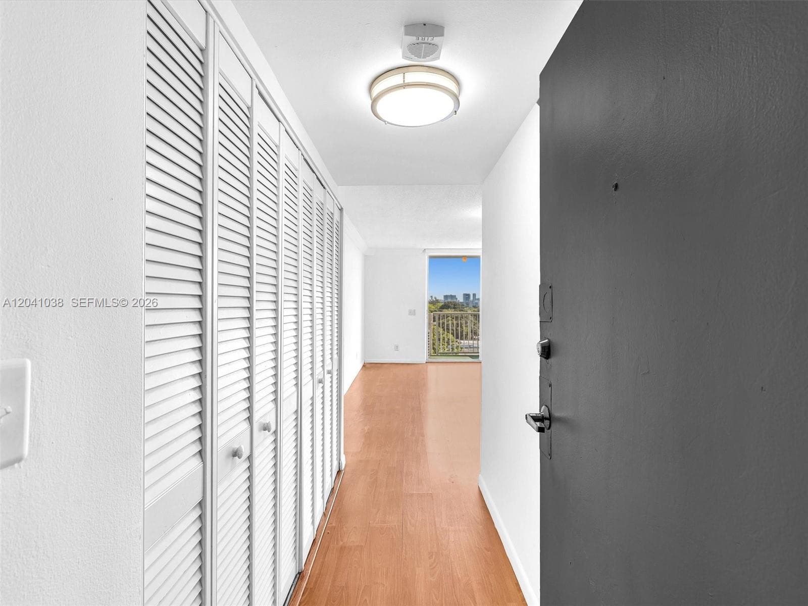 2020 NE 135th St 601 photo 5