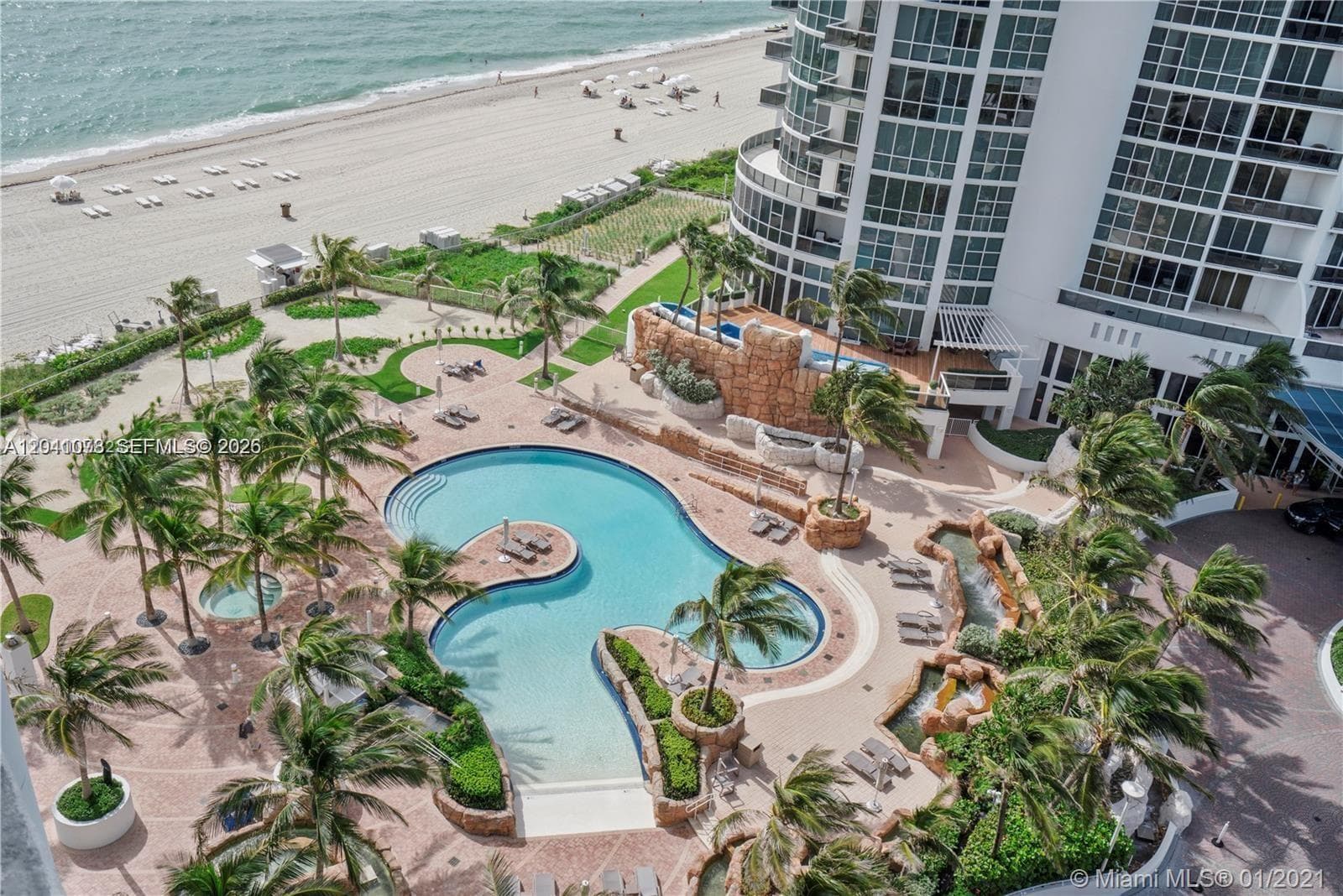 18201 E Collins Ave 5009 photo 4