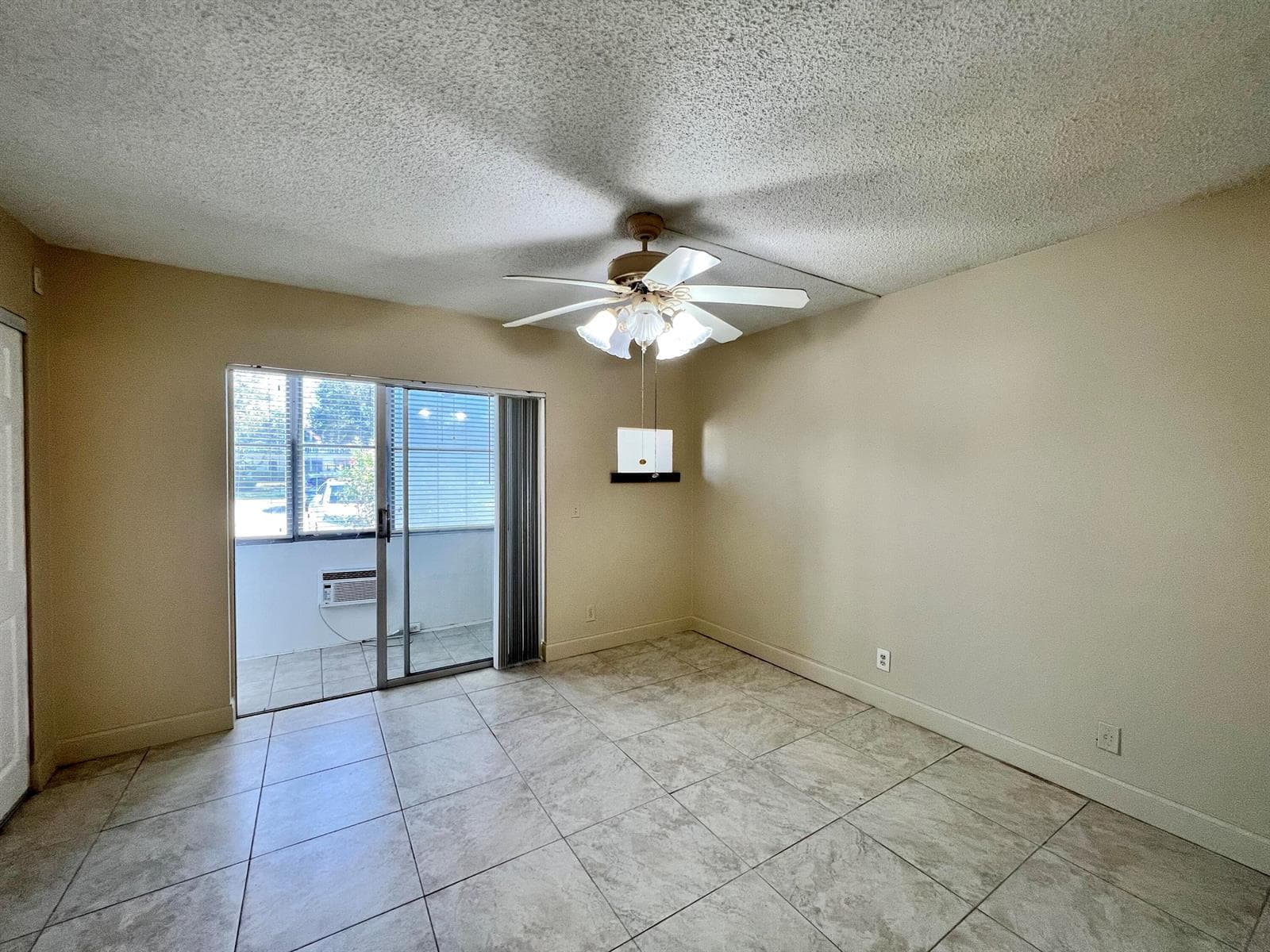 94 Windsor E photo 5