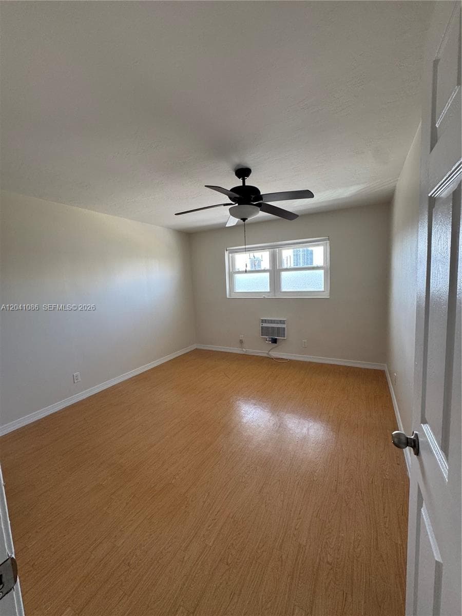 3922 NE 166th St S306 photo 17