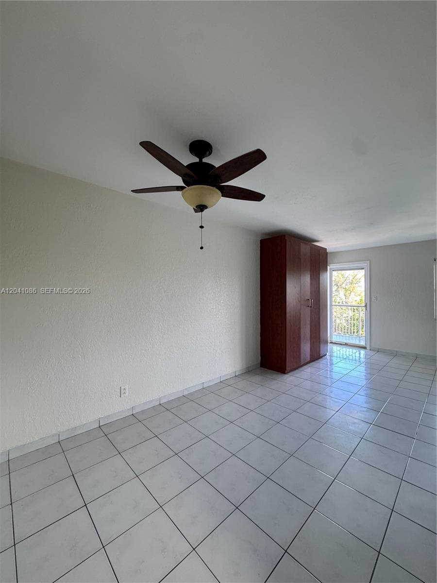 3922 NE 166th St S306 photo 14