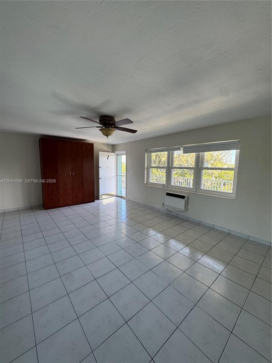 3922 NE 166th St S306 photo 11