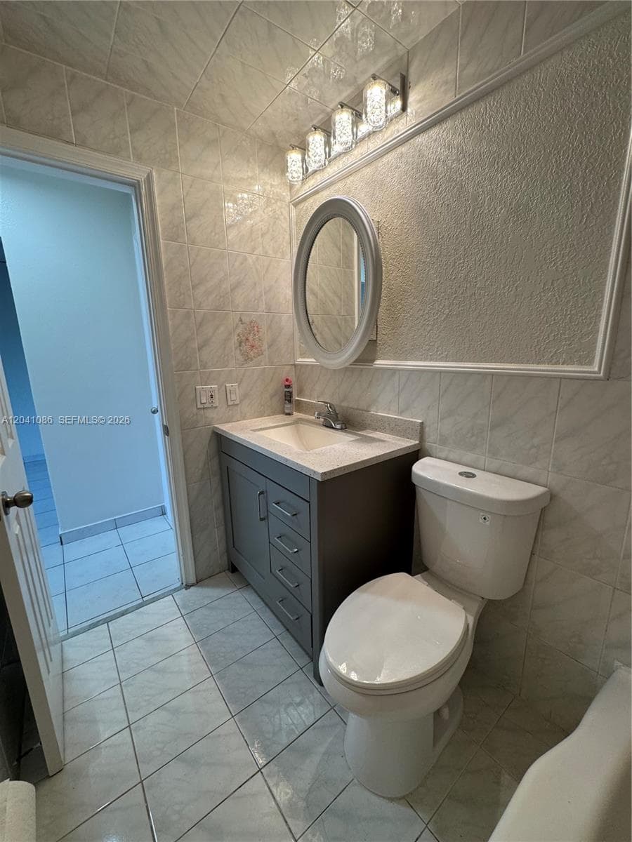 3922 NE 166th St S306 photo 19