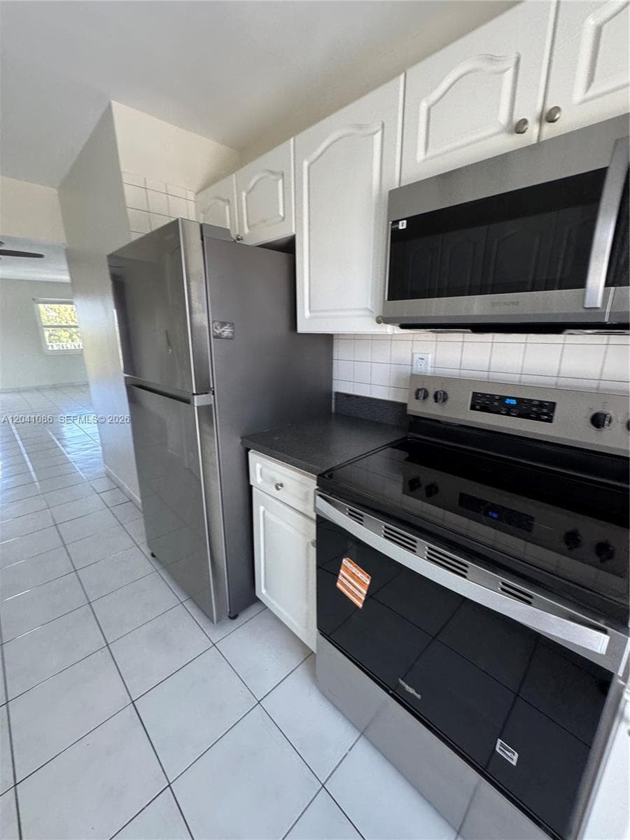 3922 NE 166th St S306 photo 8