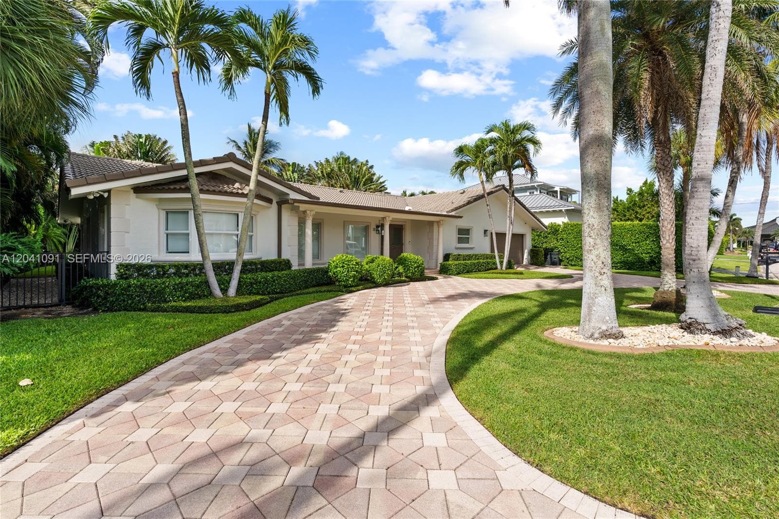 18 Eleuthera Dr photo 3