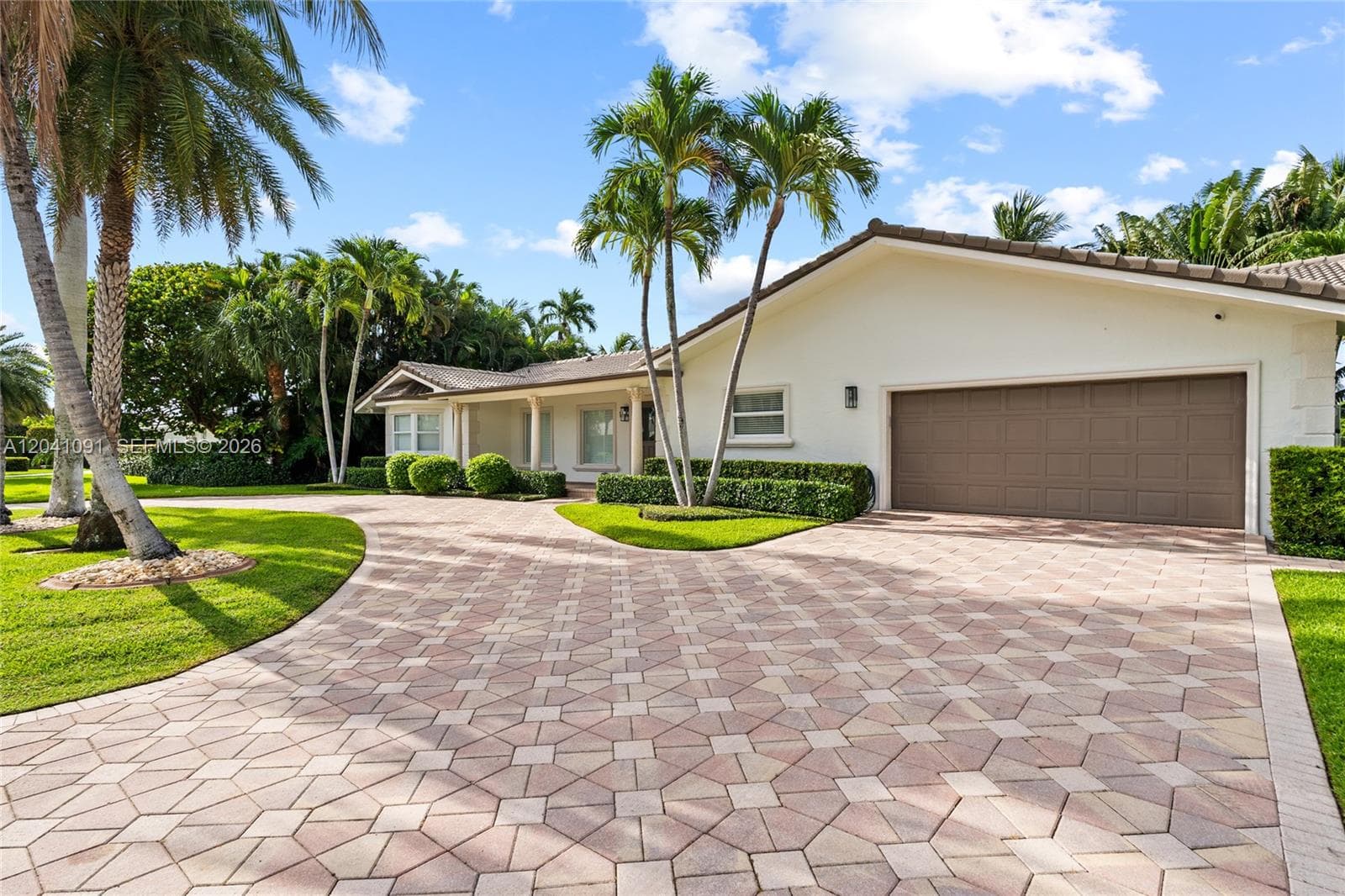18 Eleuthera Dr photo 1