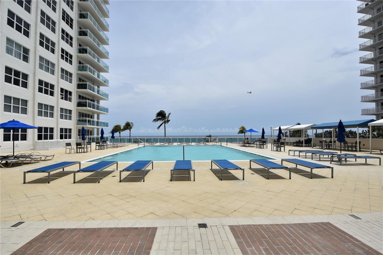 3900 Galt Ocean Drive 810 photo 4