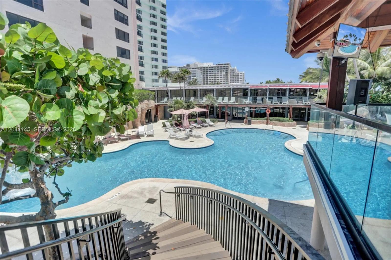 5225 Collins Ave 914 photo 7