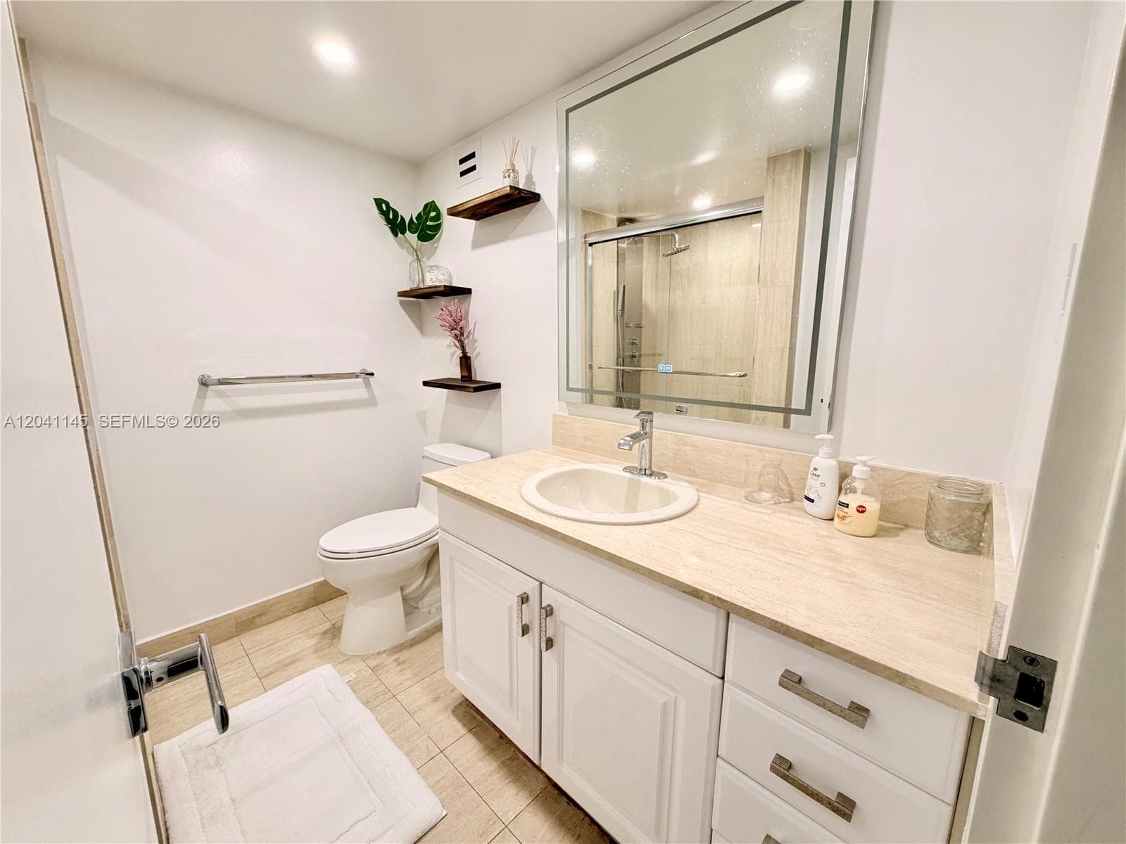 5225 Collins Ave 914 photo 19