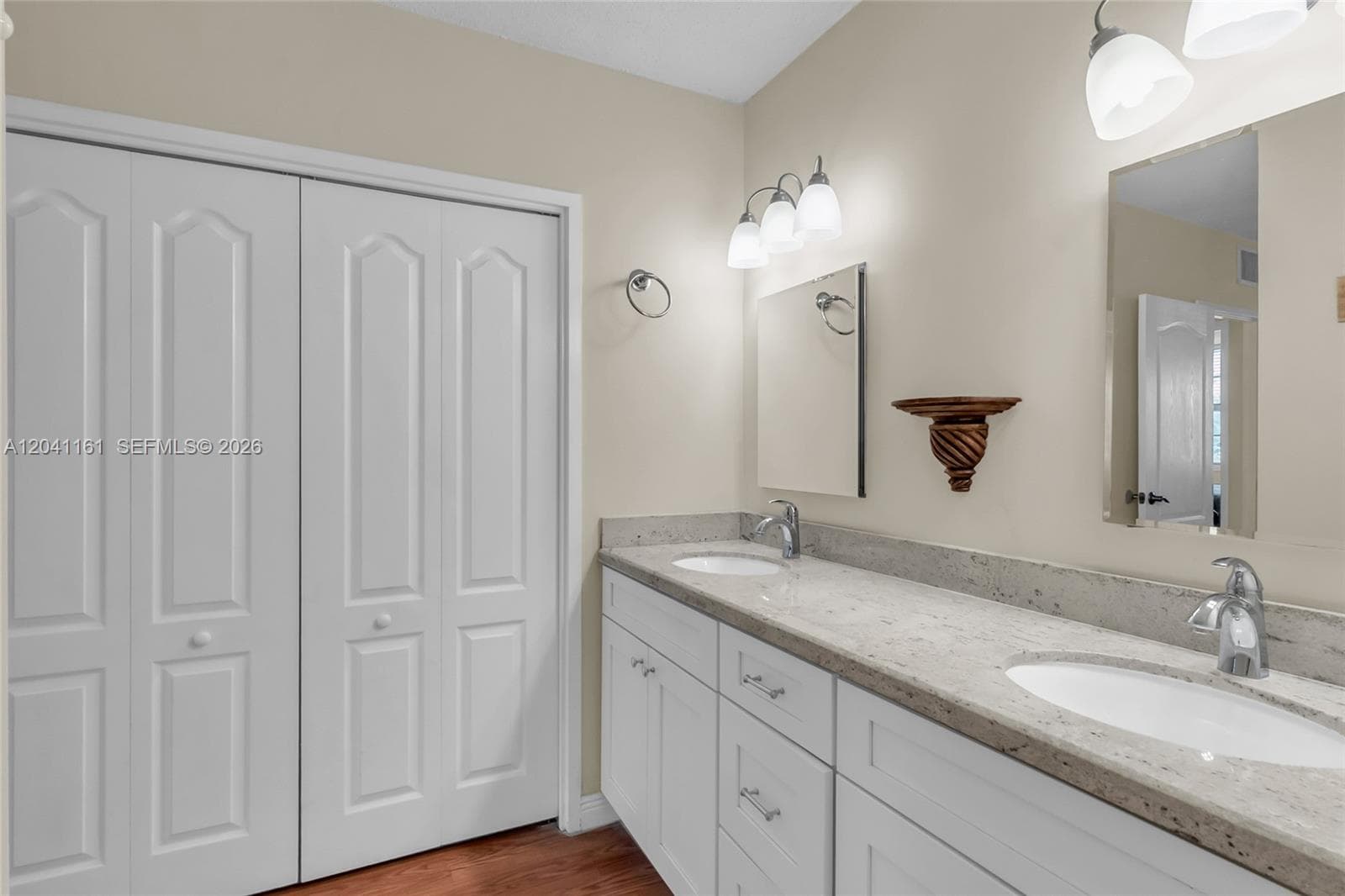 3725 S Ocean Dr 422 photo 22