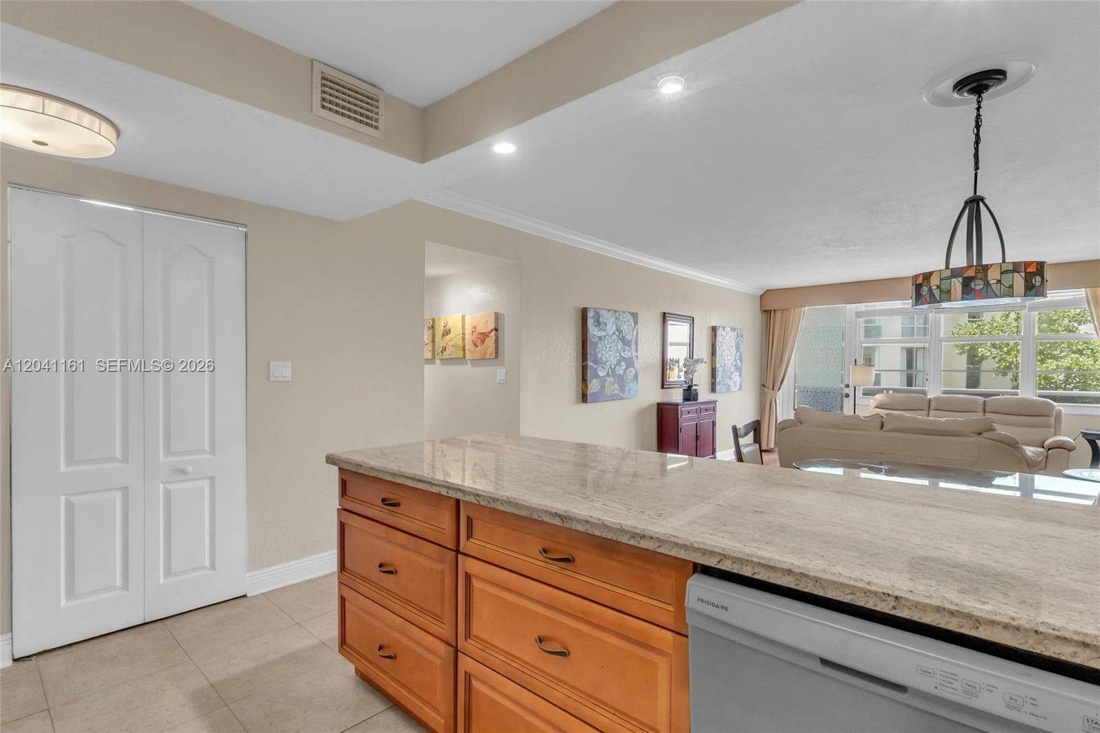 3725 S Ocean Dr 422 photo 9