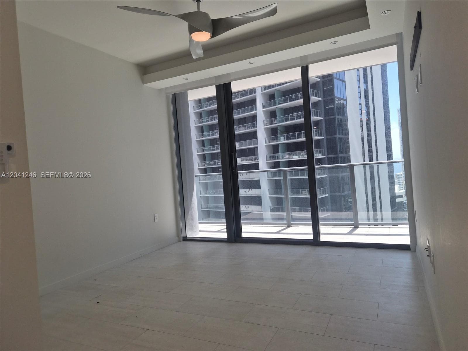 1000 Brickell Plz 2101 photo 12