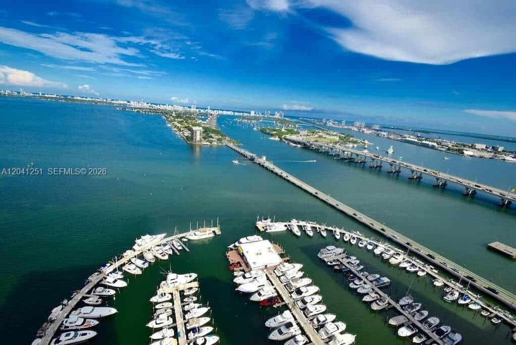 1717 N Bayshore Dr D-3931 photo 2