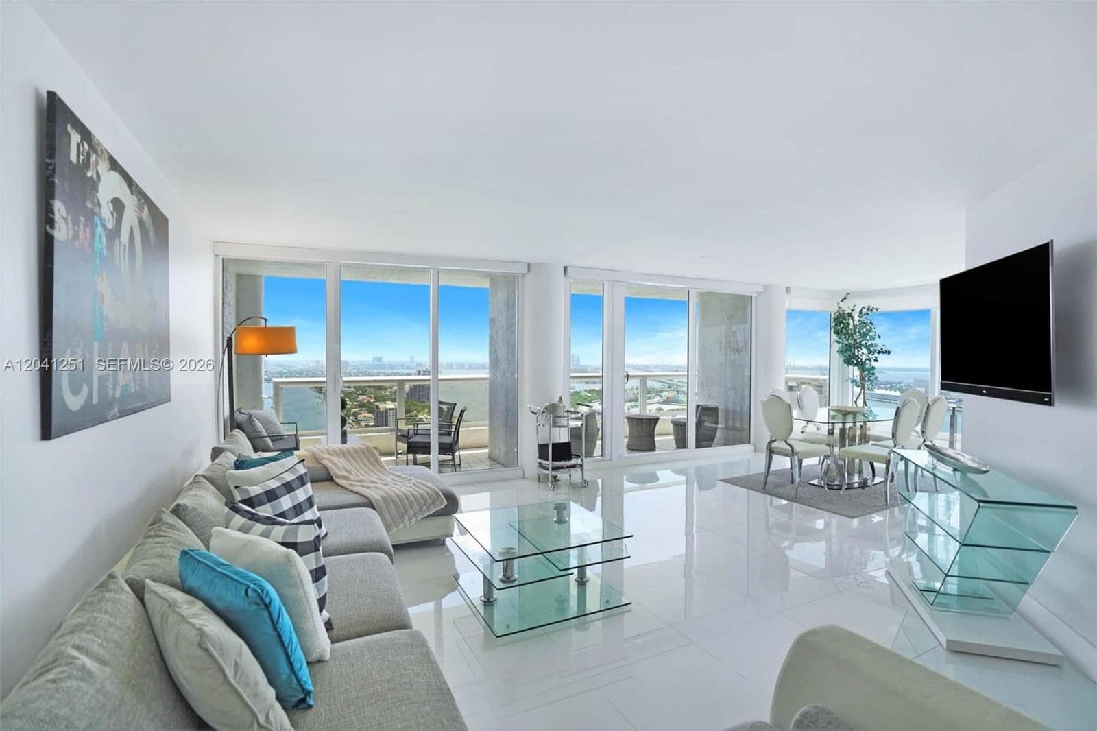 1717 N Bayshore Dr D-3931 photo 1