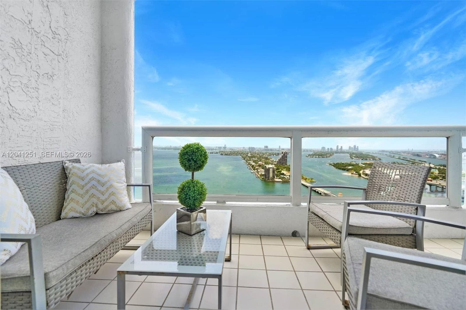 1717 N Bayshore Dr D-3931 photo 5