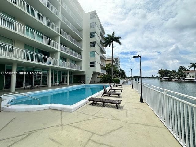 9500 W Bay Harbor Dr 6A photo 7