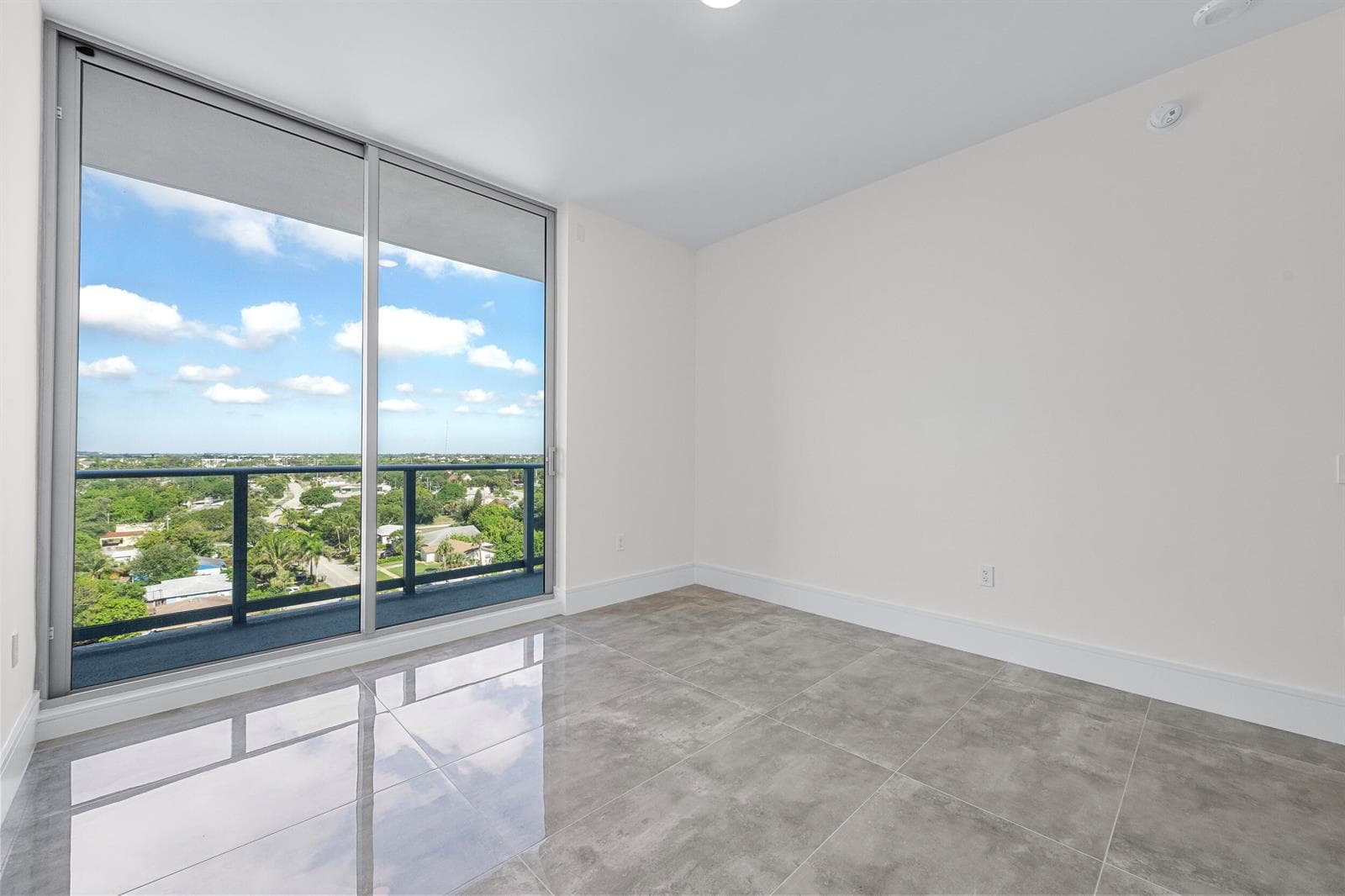 220 Lake Shore Drive 923 photo 13