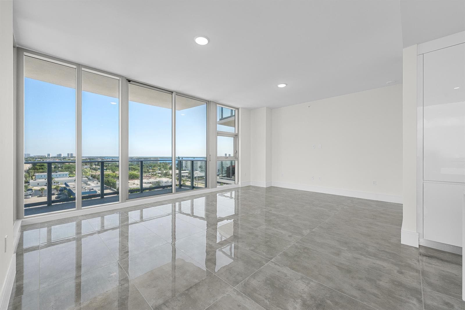 220 Lake Shore Drive 923 photo 10