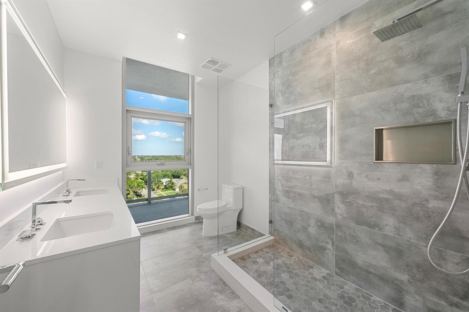 220 Lake Shore Drive 923 photo 14