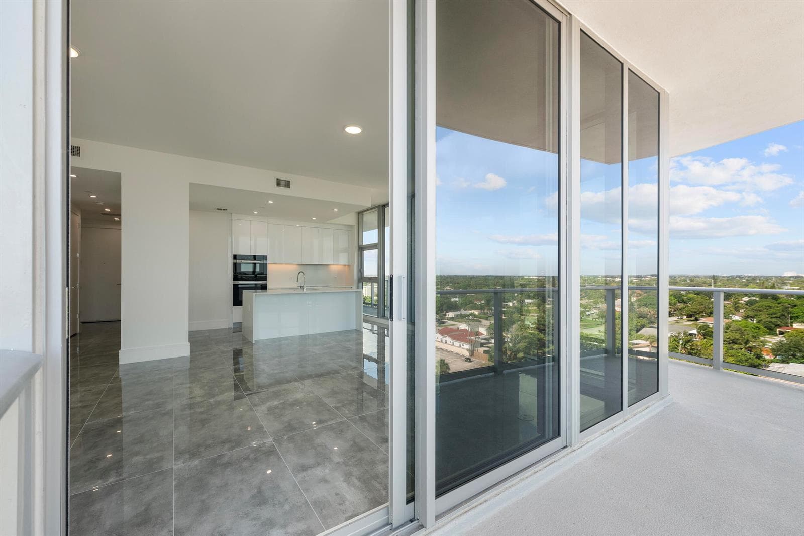 220 Lake Shore Drive 923 photo 18
