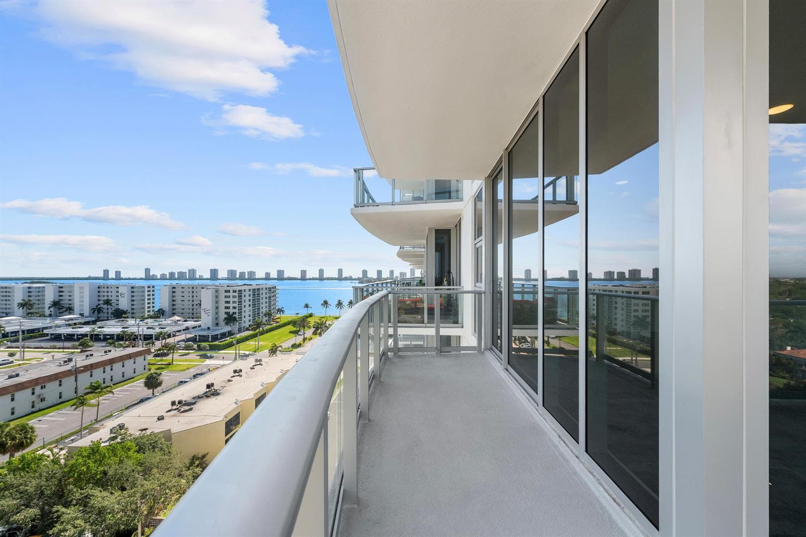 220 Lake Shore Drive 923 photo 19