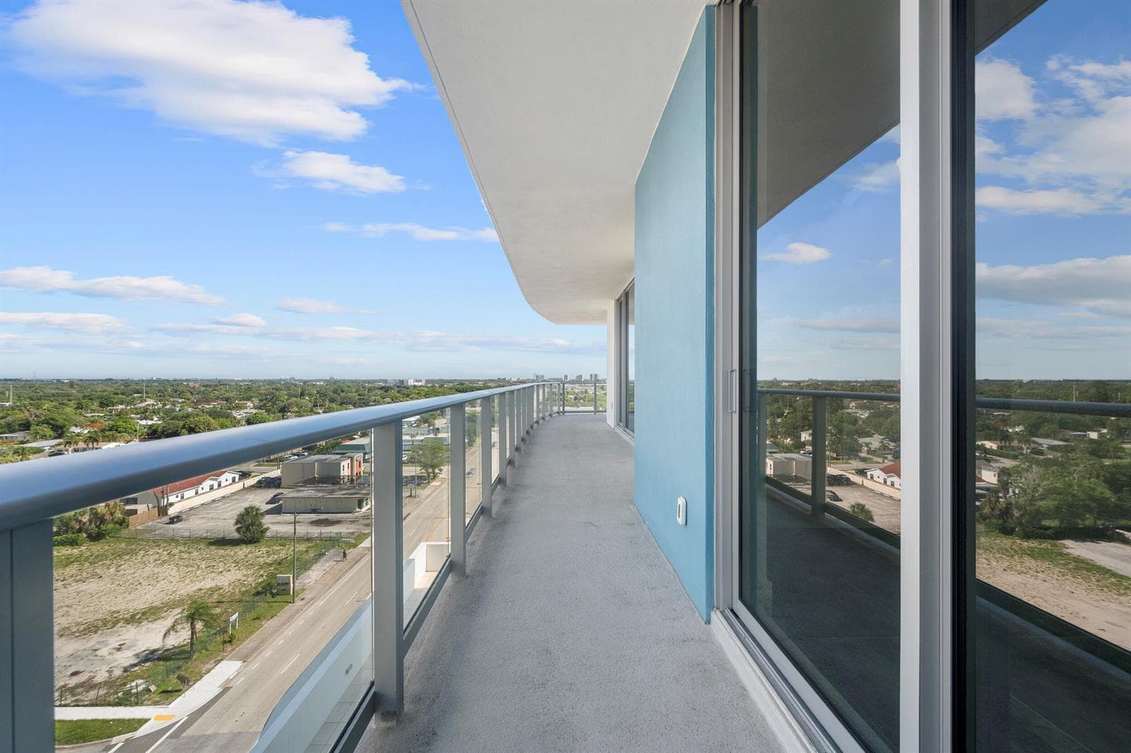 220 Lake Shore Drive 923 photo 21