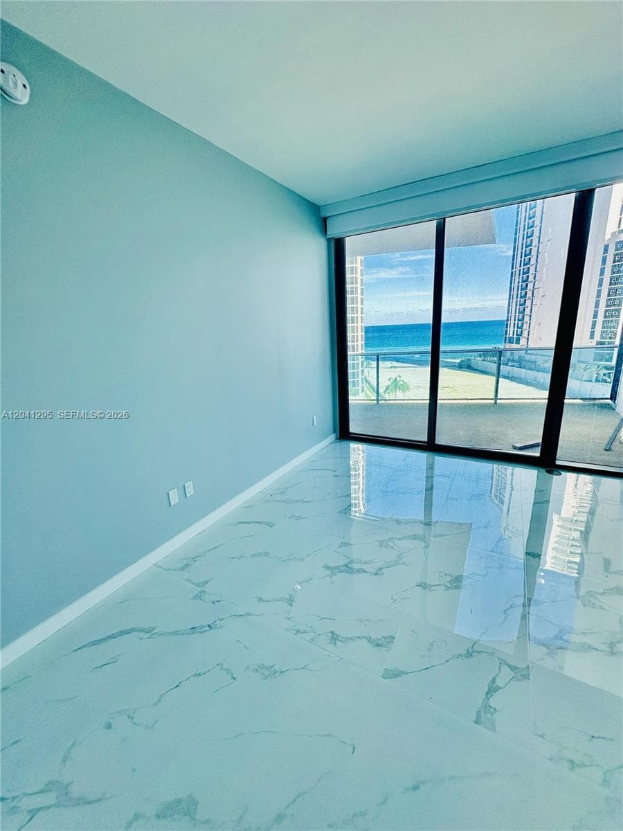 17550 Collins Ave 803 photo 19