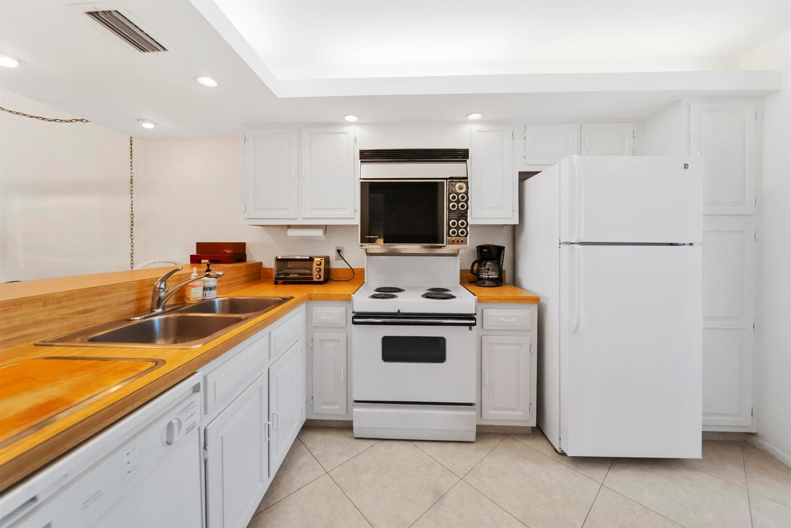 2687 N Ocean Boulevard 303 photo 3