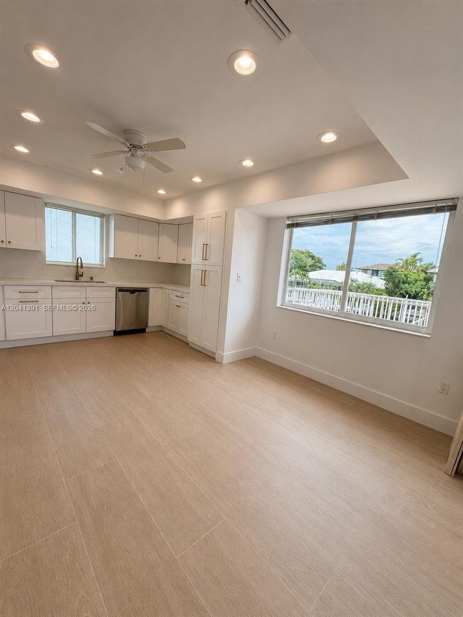 13005 Zambrana St photo 6
