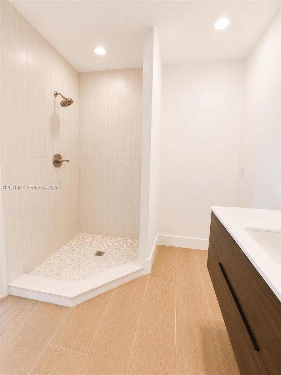 13005 Zambrana St photo 10