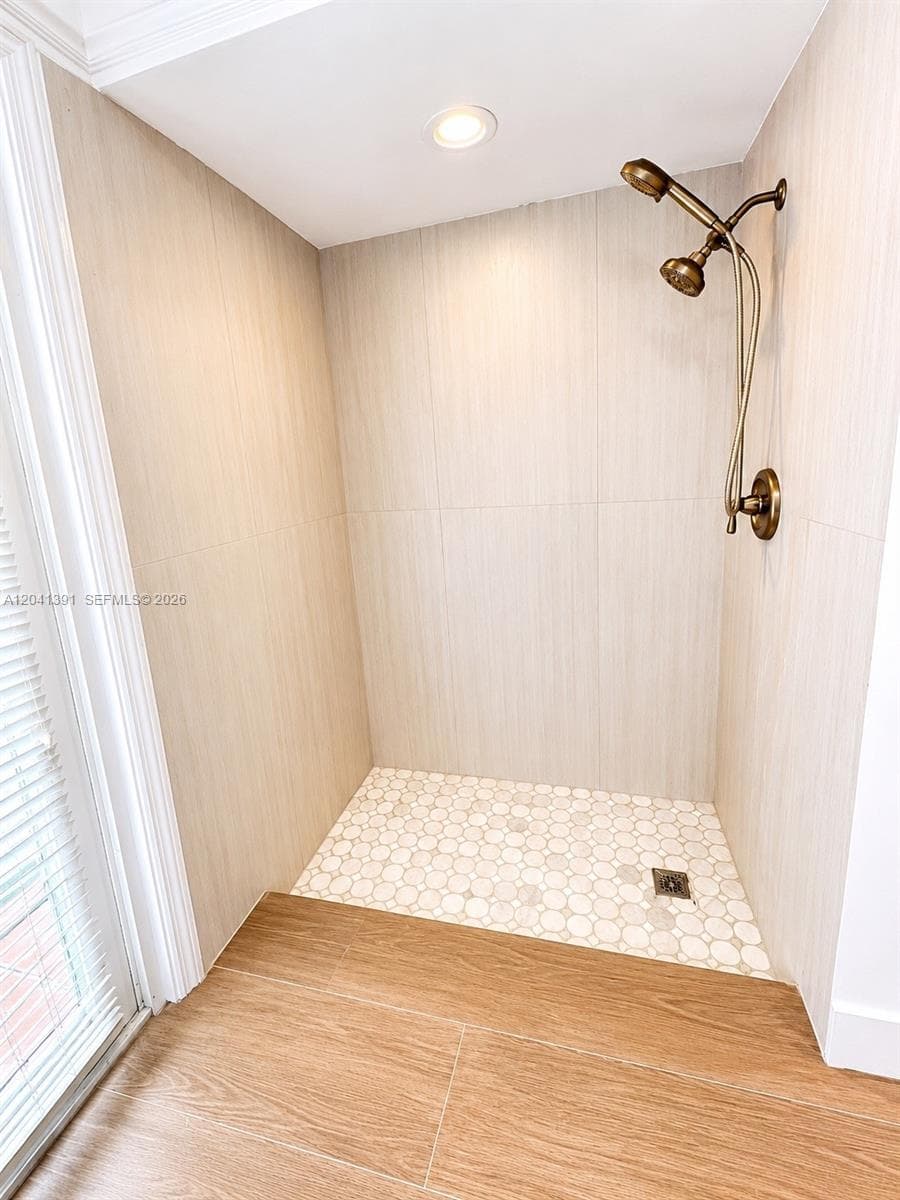 13005 Zambrana St photo 14