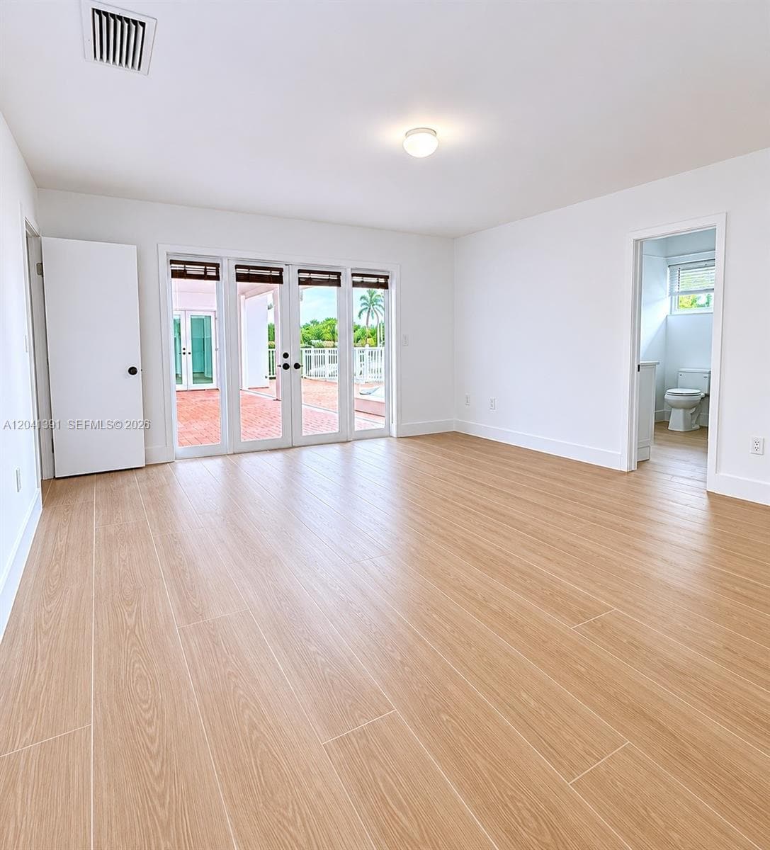 13005 Zambrana St photo 11