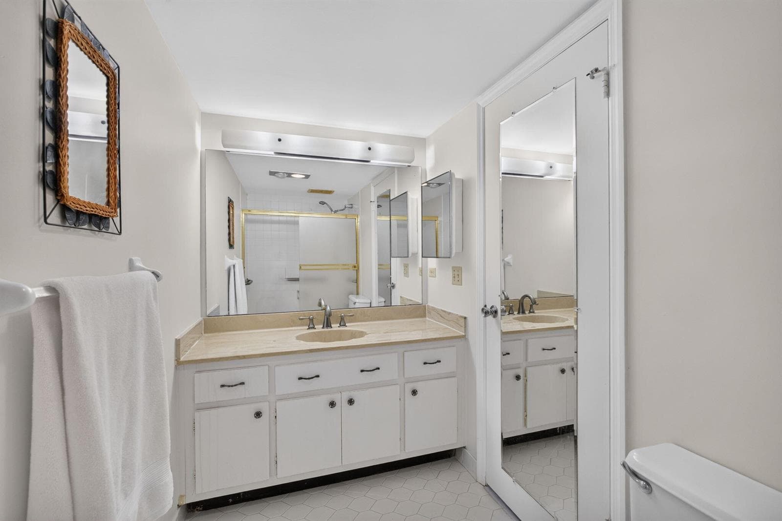 1208 Marine Way 205 photo 8