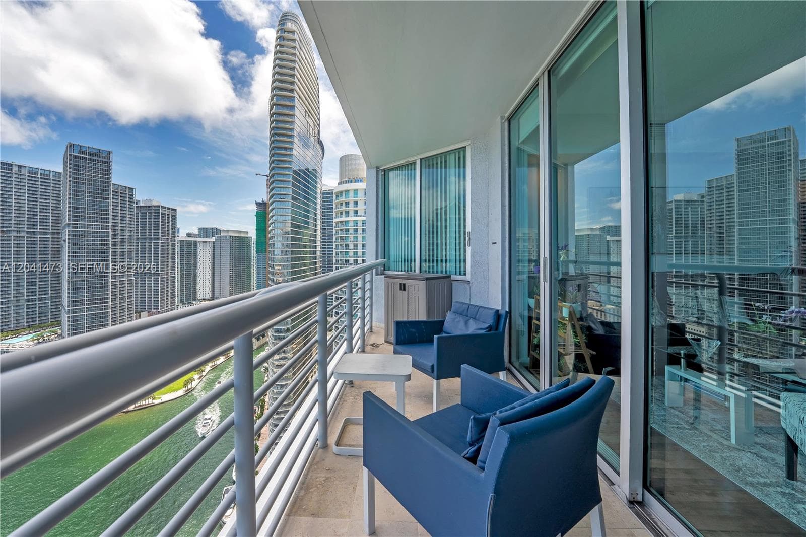 325 S Biscayne Blvd 3921 photo 16