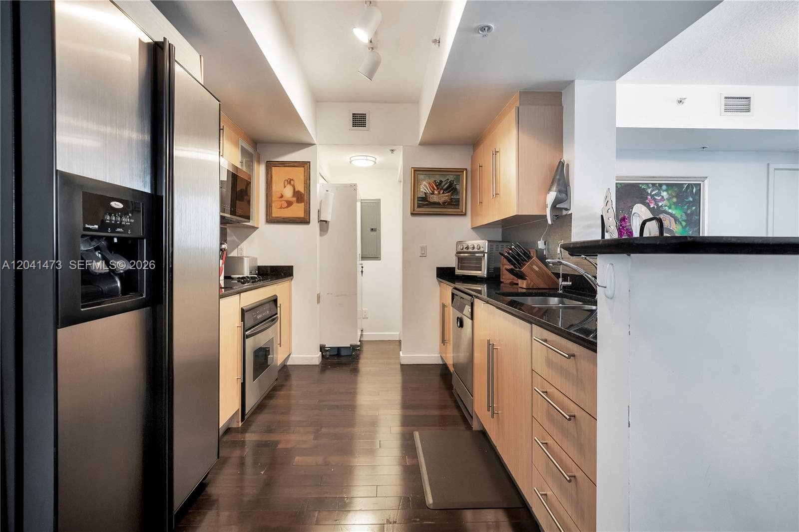 325 S Biscayne Blvd 3921 photo 3
