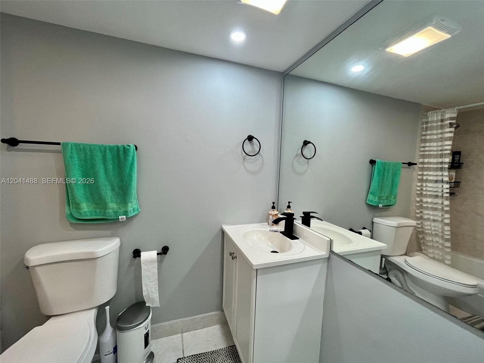 250 174th St 2301 photo 16