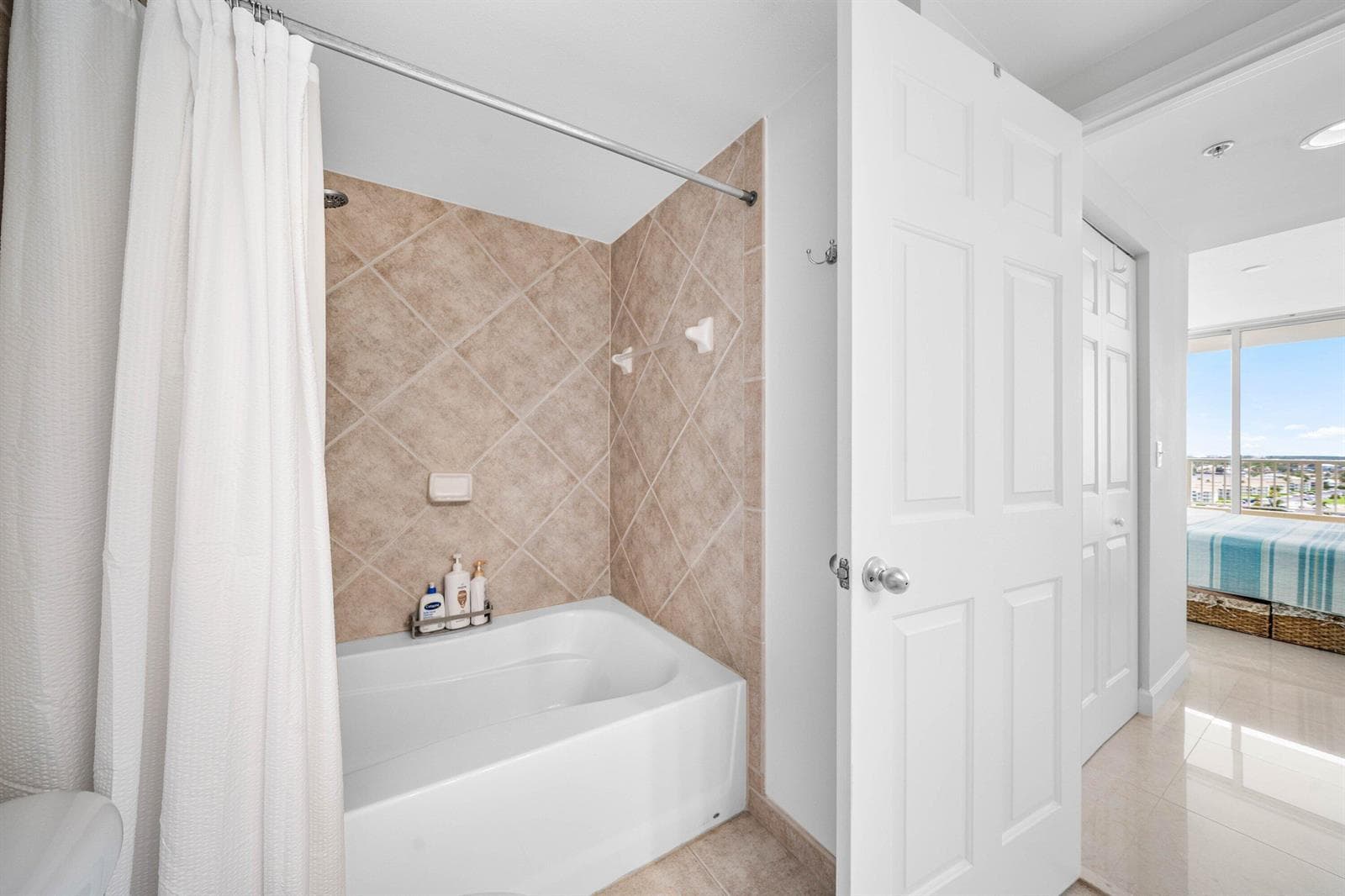 625 Casa Loma Boulevard 1408 photo 23