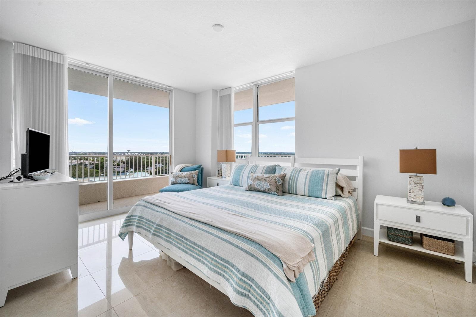 625 Casa Loma Boulevard 1408 photo 19