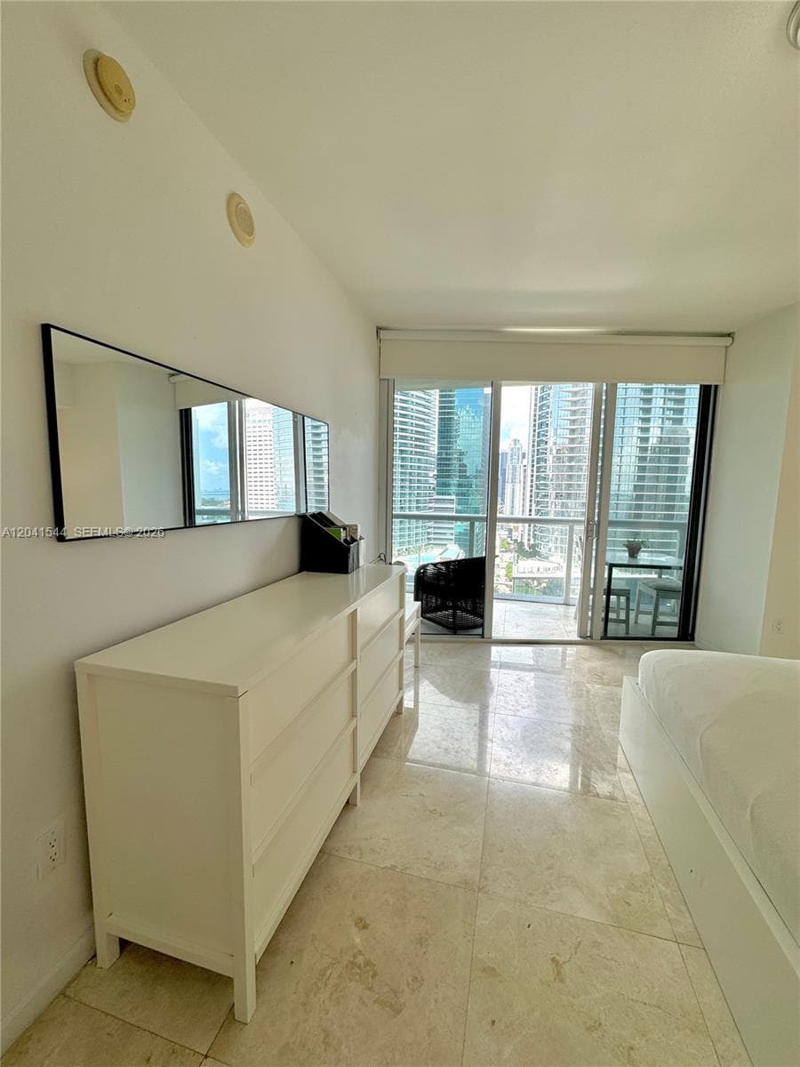 475 Brickell Ave 2512 photo 18