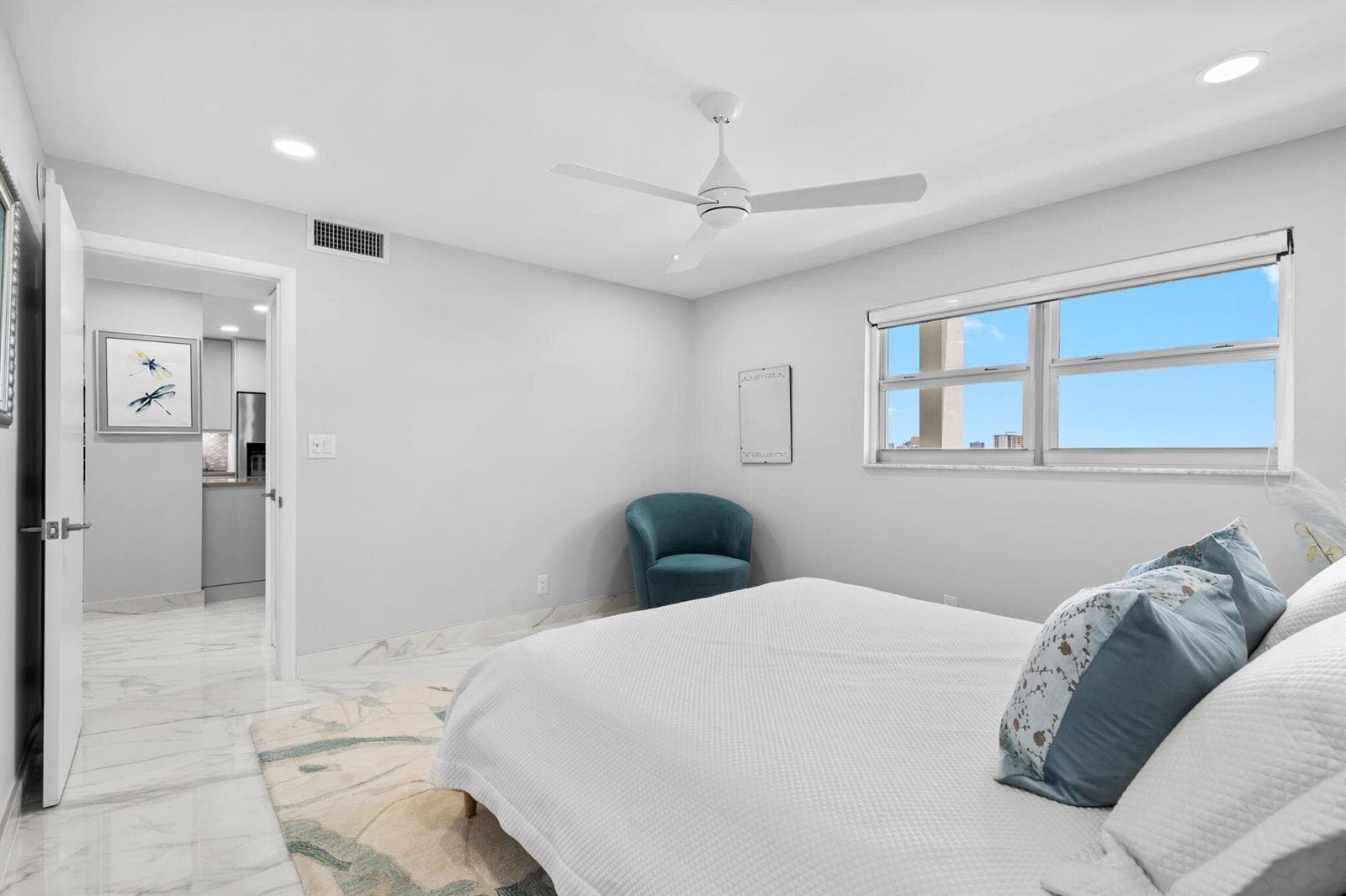 511 Bayshore Drive 910 photo 18
