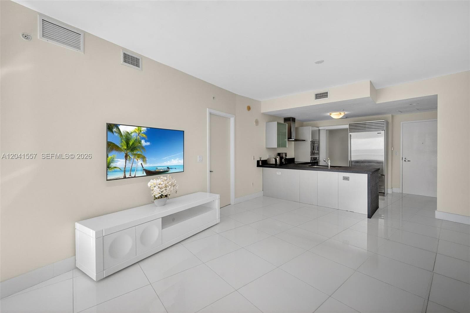 18201 Collins Ave 2008 photo 12