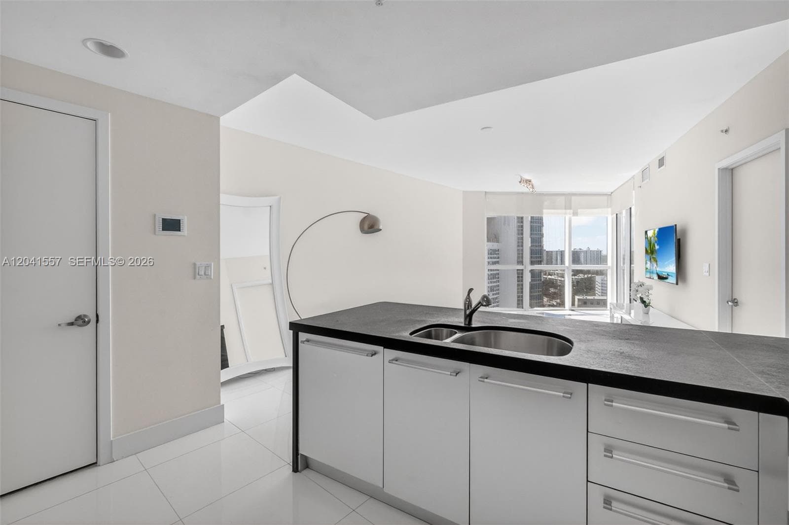 18201 Collins Ave 2008 photo 14