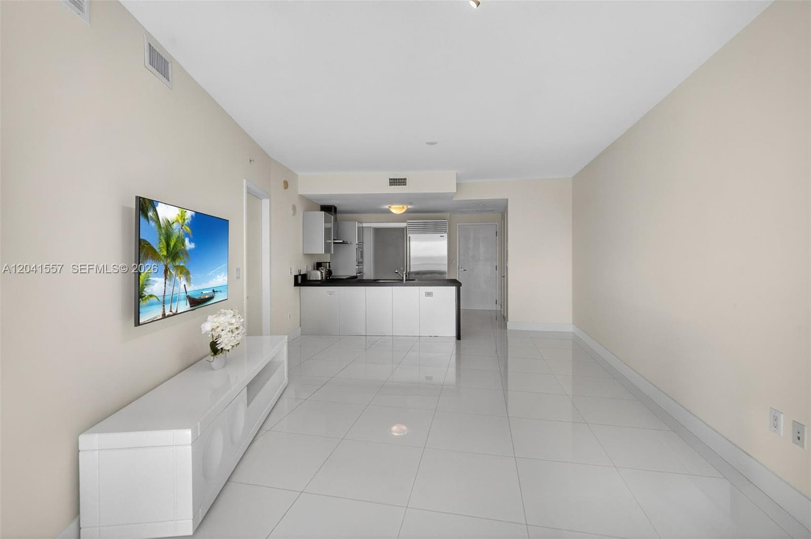 18201 Collins Ave 2008 photo 11