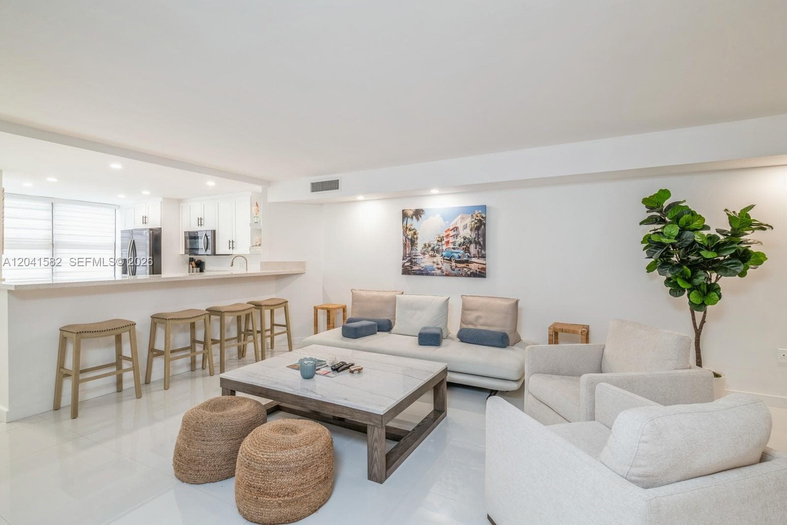 6423 Collins Ave 203 photo 3