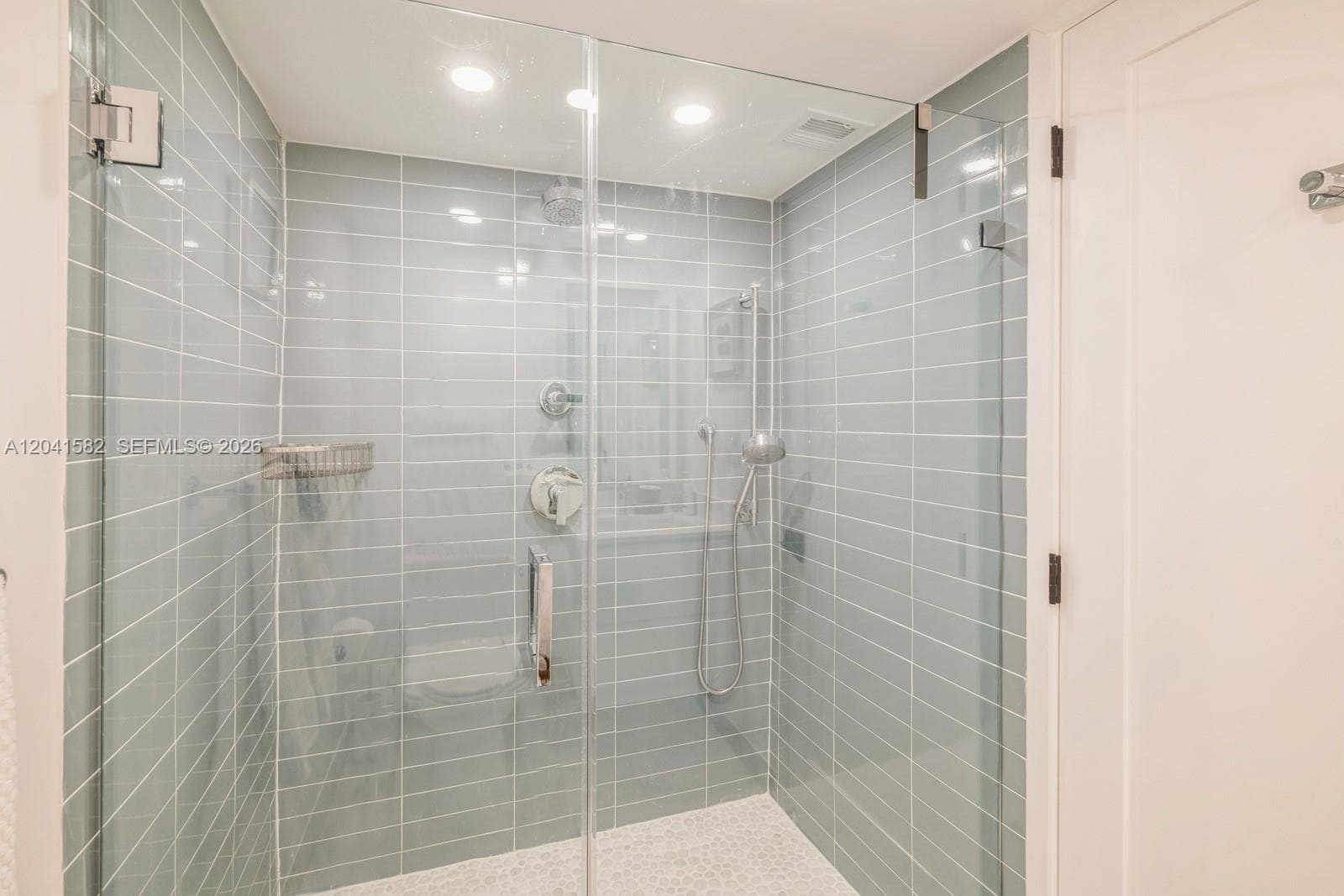 6423 Collins Ave 203 photo 11